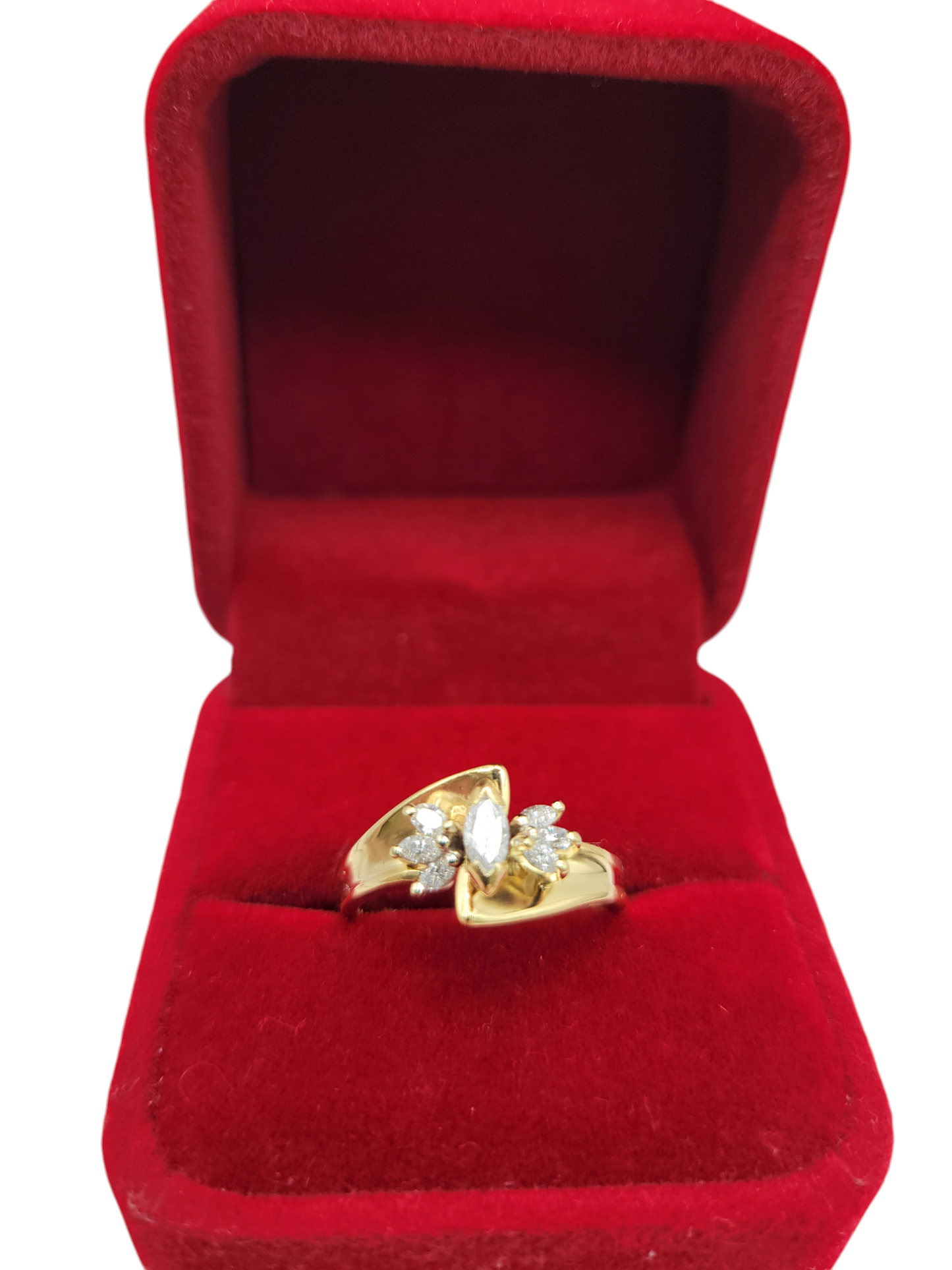 14K gold ring. 0.50 ctw real diamonds. Size 6.5